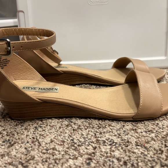 Steve Madden Renee ankle strap sandal, 8.5 M almost new - Picture 5 of 5